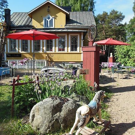 Hotel & Cafe Lanterna Науво Екстер'єр фото
