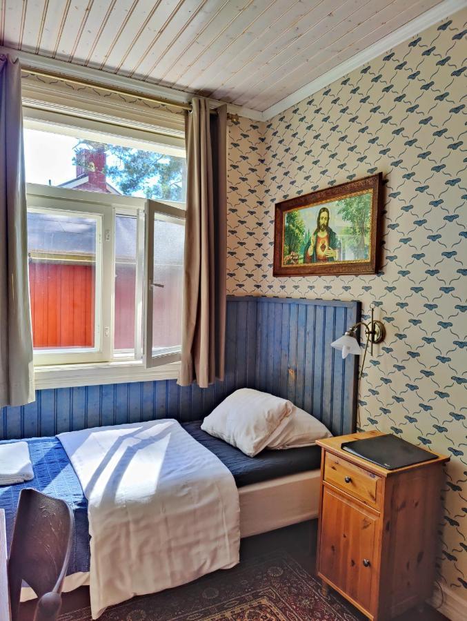 Hotel & Cafe Lanterna Науво Екстер'єр фото