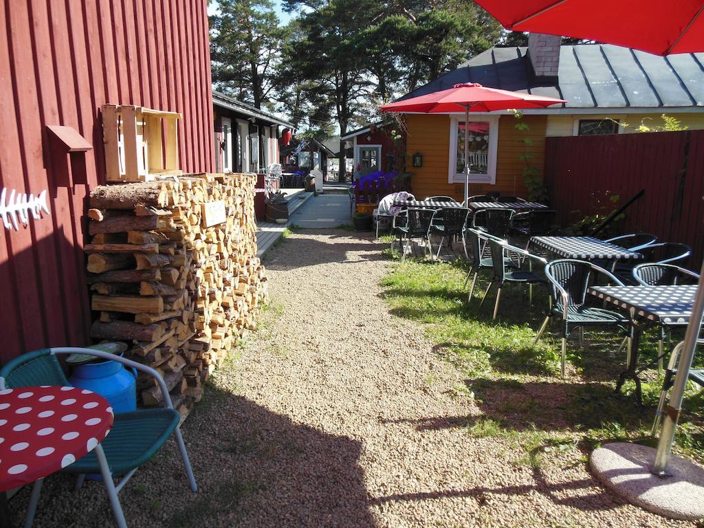 Hotel & Cafe Lanterna Науво Екстер'єр фото