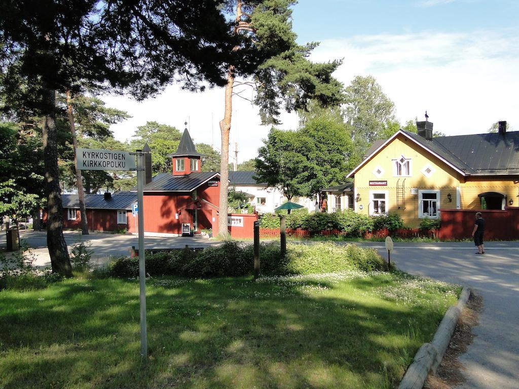 Hotel & Cafe Lanterna Науво Екстер'єр фото